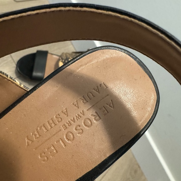 New Aerosoles x Laura Ashley Limited edition Camera Sandals Navy and woodland - Picture 2 of 9